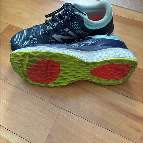 New Balance 720 Running Shoes - Picture 2 of 4